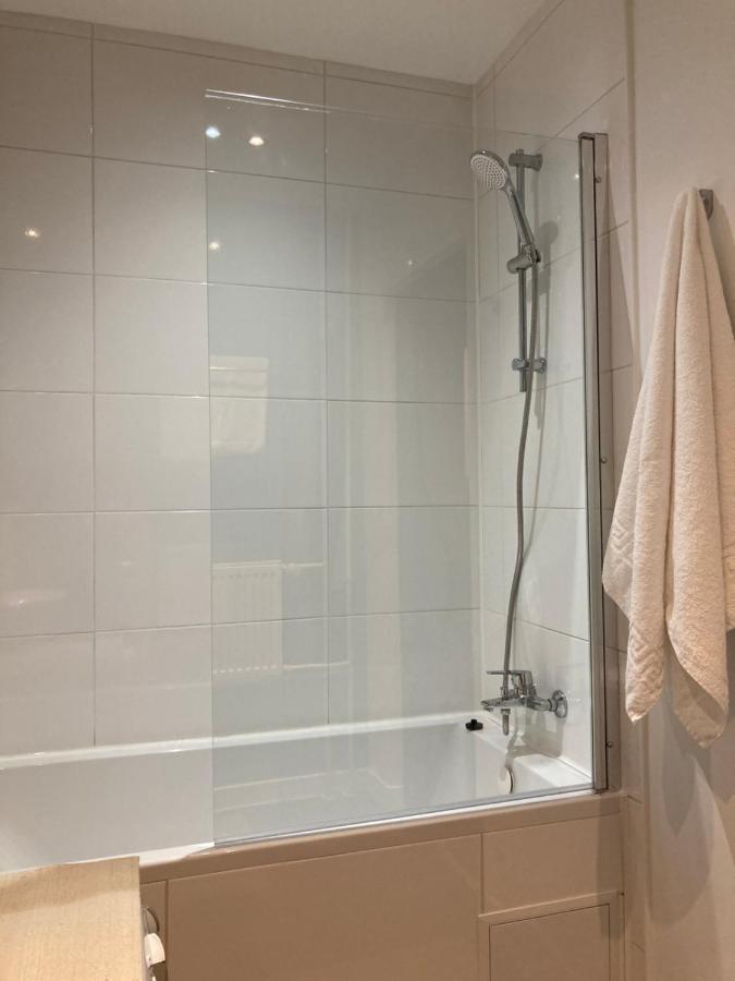 Blue Apartment - Near Spodek คาโตวีตเซ ภายนอก รูปภาพ