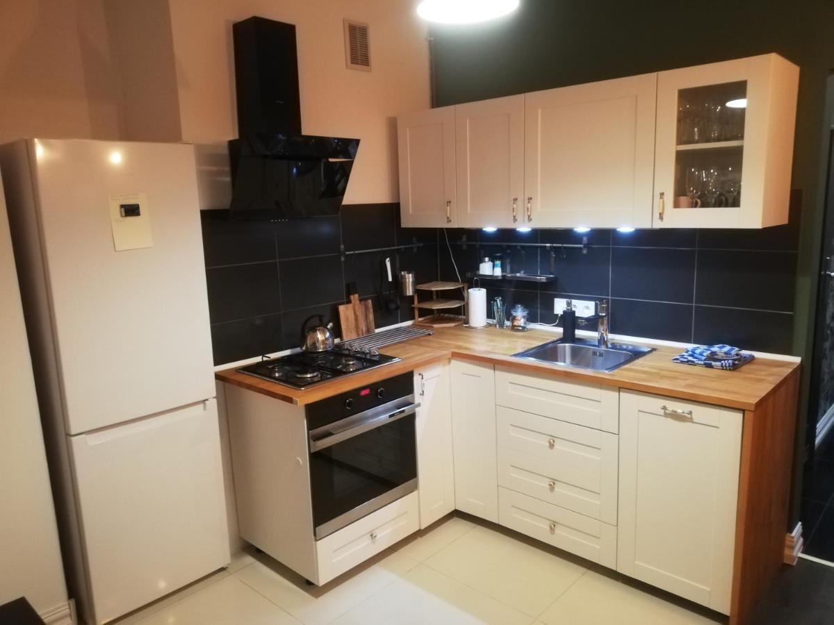 Blue Apartment - Near Spodek คาโตวีตเซ ภายนอก รูปภาพ